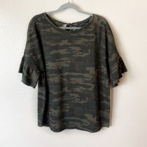 New Sanctuary Camo Short Sleeve Sweatshirt XL